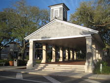 Figure 2. Holly Goldstein, Public Market in the Plaza de la Constitución, St. Augustine, Florida, 2012. Figure 2. Holly Goldstein, Public Market in the Plaza de la Constitución, St. Augustine, Florida, 2012.