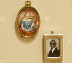 Susan Harbage Page and Juan Logan, Prop Master exhibit, Charleston, South Carolina, 2009. Photo: Rick Rhodes. Susan Harbage Page and Juan Logan, Prop Master exhibit, Charleston, South Carolina, 2009. Photo: Rick Rhodes.