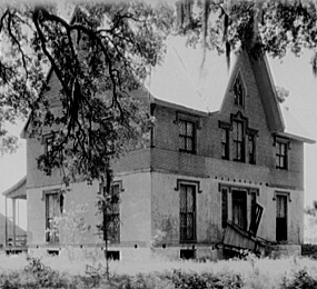 Arthur Rothstein, Library of Congress, Prints & Photographs Division FSA-OWI Collection Reproduction Number: LC-USF34-000407-D DLC, Abandoned mansion, Placquemines Parish, Louisiana, 1935.  Arthur Rothstein, Library of Congress, Prints & Photographs Division FSA-OWI Collection Reproduction Number: LC-USF34-000407-D DLC, Abandoned mansion, Placquemines Parish, Louisiana, 1935.