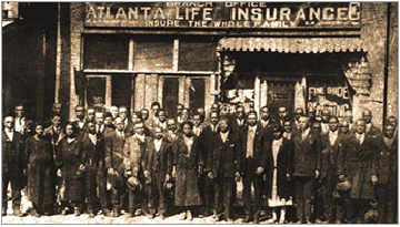 Photographer unknown, Atlanta Life Insurance Company branch office staff, circa 1922. Courtesy of the Herndon Home. Photographer unknown, Atlanta Life Insurance Company branch office staff, circa 1922. Courtesy of the Herndon Home.