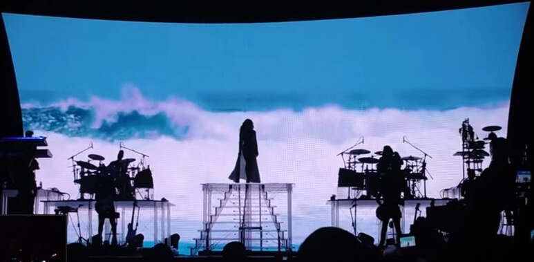 Screenshot from "Beyonce 'I AM...' Concert - Trinidad and Tobago," February 18, 2010. Video by YouTube user lesterlw.  Screenshot from "Beyonce 'I AM...' Concert - Trinidad and Tobago," February 18, 2010. Video by YouTube user lesterlw.