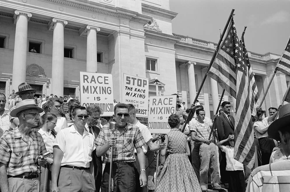 Rally at state capitol protesting the admission of the "Little Rock Nine" to Central High School, Little Rock, Arkansas, August 20, 1959. Photograph by John T. Bledsoe. Courtesy of the Library of Congress Prints and Photographs Division, loc.gov/item/2009632339.