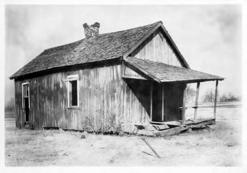 African-American tenant cabin, Armstrong Plantation, Mississippi, 1934. Photograph by unknown creator. Courtesy of Mississippi State University Libraries, Special Collections Department, University Archives, Cooperative Extension Service Photographs, cdm16631.contentdm.oclc.org/cdm/ref/collection/charm/id/22831. African-American tenant cabin, Armstrong Plantation, Mississippi, 1934. Photograph by unknown creator. Courtesy of Mississippi State University Libraries, Special Collections Department, University Archives, Cooperative Extension Service Photographs, cdm16631.contentdm.oclc.org/cdm/ref/collection/charm/id/22831.
