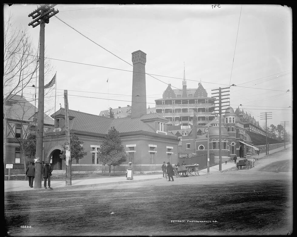 Government Reservation building, Hot Springs, Arkansas, ca. 1895. Photograph by Detroit Publishing Co. Courtesy of the Library of Congress Prints and Photographs Division, loc.gov/resource/det.4a16477. Government Reservation building, Hot Springs, Arkansas, ca. 1895. Photograph by Detroit Publishing Co. Courtesy of the Library of Congress Prints and Photographs Division, loc.gov/resource/det.4a16477.