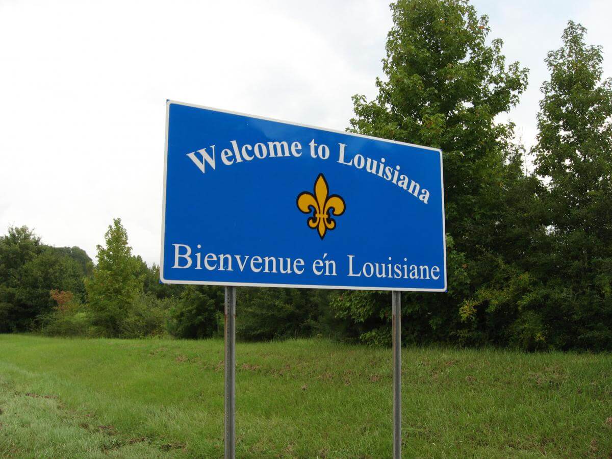 Welcome to Louisiana sign, US 61, near Ashwood, Mississippi, September 9, 2009. Photograph by Flickr user Ken Lund. Creative Commons license CC BY-SA 2.0. Welcome to Louisiana sign, US 61, near Ashwood, Mississippi, September 9, 2009. Photograph by Flickr user Ken Lund. Creative Commons license CC BY-SA 2.0.