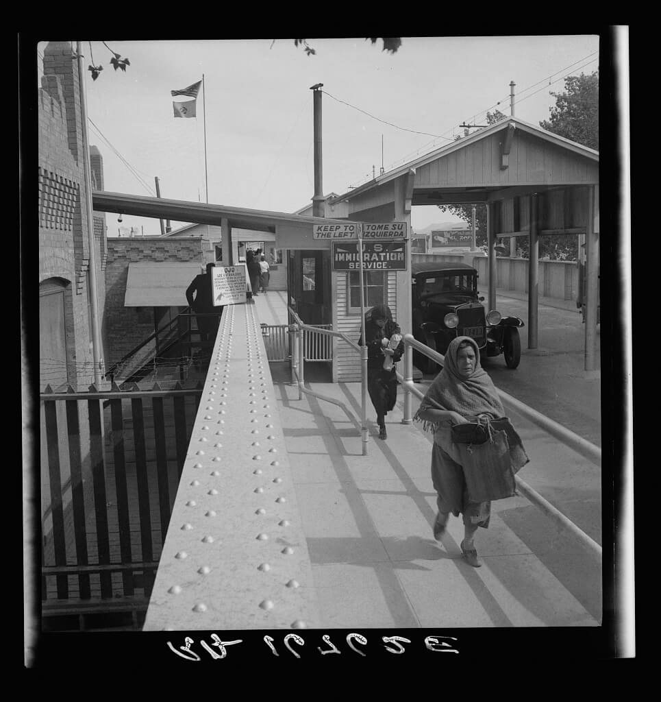 Crossing the international bridge between Juarez, Mexico and El Paso, Texas, May 1937. Photograph by Dorothea Lange. Courtesy of the Library of Congress Prints and Photographs Division, loc.gov/pictures/resource/fsa.8b31944. Crossing the international bridge between Juarez, Mexico and El Paso, Texas, May 1937. Photograph by Dorothea Lange. Courtesy of the Library of Congress Prints and Photographs Division, loc.gov/pictures/resource/fsa.8b31944.