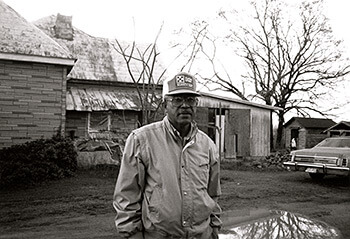 Welchel Long, Dewey Rose, Georgia, 1987. Photograph by Lu Ann Jones. Courtesy of National Museum of American History, LJ 87-17112-2. Welchel Long, Dewey Rose, Georgia, 1987. Photograph by Lu Ann Jones. Courtesy of National Museum of American History, LJ 87-17112-2.