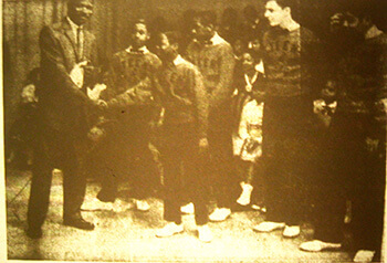 Mitch Thomas hosts Lewis Lymon and the Teenchords, Wilmington, Delaware, December 7, 1957, Philadelphia Tribune. Used with permission of Philadelphia Tribune. Mitch Thomas hosts Lewis Lymon and the Teenchords, Wilmington, Delaware, December 7, 1957, Philadelphia Tribune. Used with permission of Philadelphia Tribune.