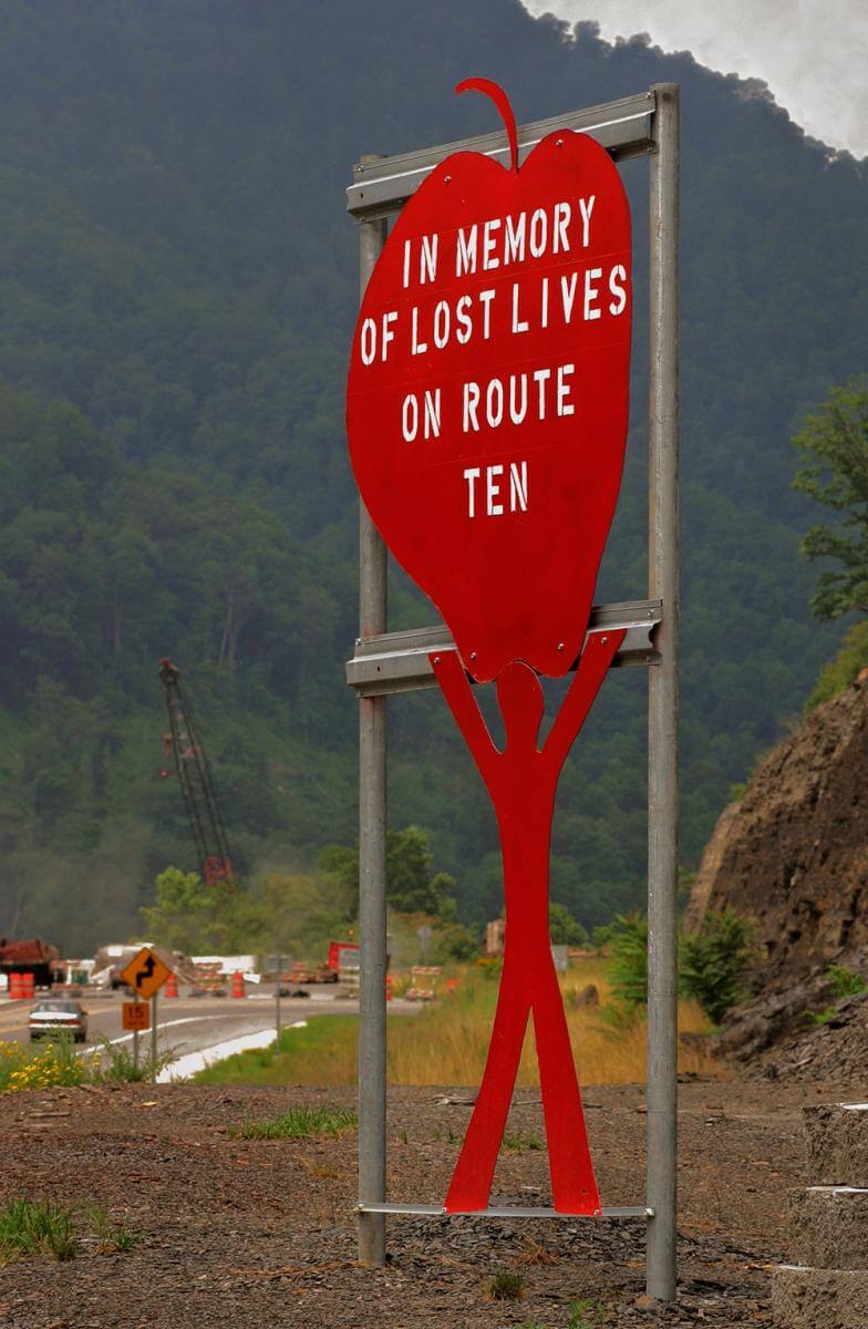 Seat belt use remains low despite high numbers of traffic fatalities in coal mining states like West Virginia and Kentucky. Mingo County, WV, 2005. Seat belt use remains low despite high numbers of traffic fatalities in coal mining states like West Virginia and Kentucky. Mingo County, WV, 2005.