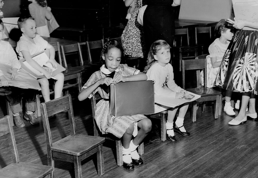 Lajuanda Street and a new classmate at Glenn Elementary, Nashville, TN, September 1957. © Nashville Public Library. Lajuanda Street and a new classmate at Glenn Elementary, Nashville, TN, September 1957. © Nashville Public Library.