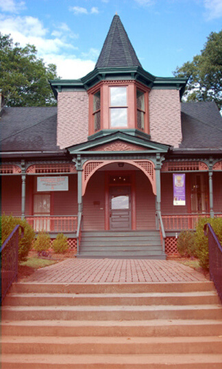 The Hammonds House Museum, Atlanta, Georgia. Photograph courtesy of The Hammonds House Museum.