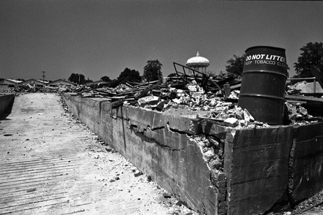 Vern Kousky, Keep tobacco clean, Wilson, North Carolina, 2007.