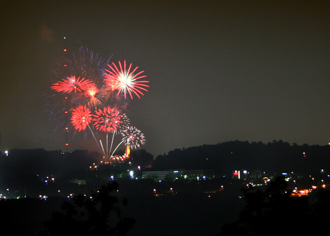 Glynnis Ritchie, Fireworks on Red Mountain, Birmingham, Alabama, 2009.