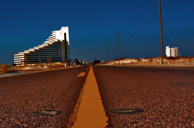 Mark Connelly, Gulf Coast highway, Orange Beach, Alabama, 2006. Mark Connelly, Gulf Coast highway, Orange Beach, Alabama, 2006.