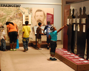 Virginia Historical Society, Group in An American Turning Point exhibit, Richmond, Virginia, April 2011. Courtesy of the Virginia Historical Society. Virginia Historical Society, Group in An American Turning Point exhibit, Richmond, Virginia, April 2011. Courtesy of the Virginia Historical Society.
