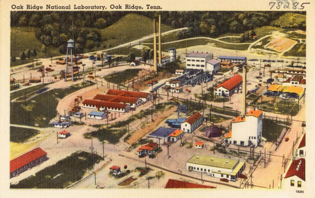 Oak Ridge National Laboratory, Oak Ridge, TN, ca. 1930–1940. Postcard by Standard Souvenirs & Novelties, Inc. Courtesy of Digital Commonwealth. Oak Ridge National Laboratory, Oak Ridge, TN, ca. 1930–1940. Postcard by Standard Souvenirs & Novelties, Inc. Courtesy of Digital Commonwealth.